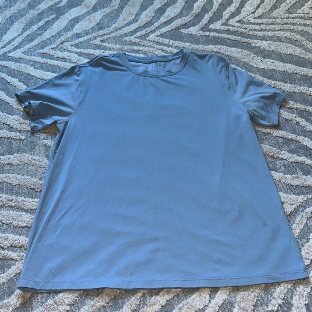 LULU LEMON T SHIRT